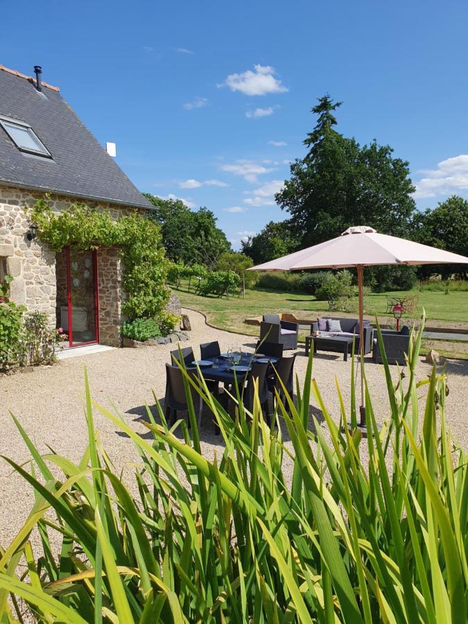 Le Domaine De La Petite Chevre Villa Ploumagoar Bagian luar foto