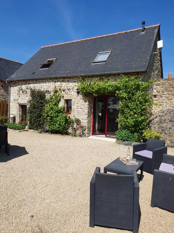 Le Domaine De La Petite Chevre Villa Ploumagoar Bagian luar foto